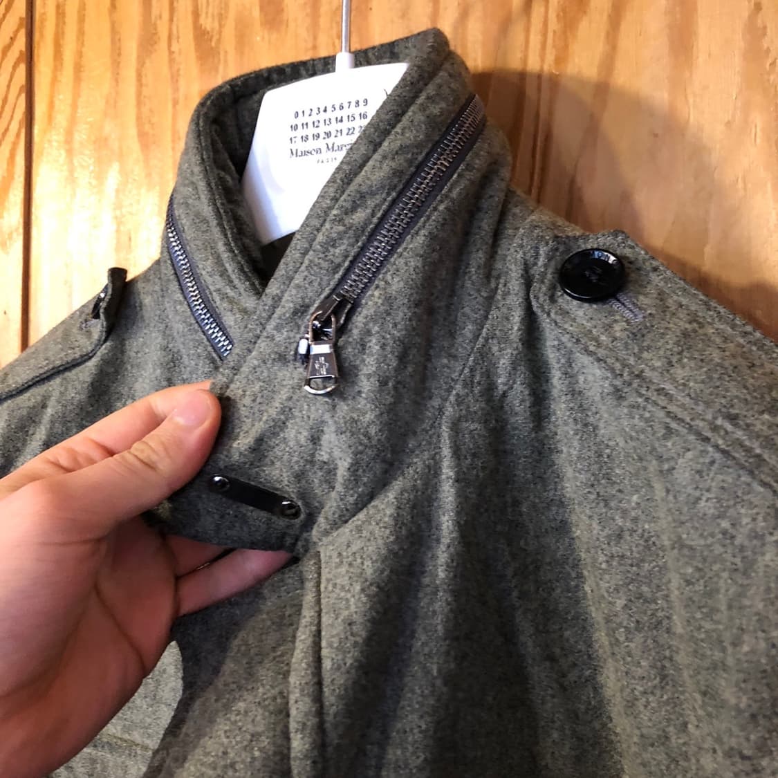 정품 감정서 포함) 몽클레어 다운 필드 자켓 판매합니다. 상품이미지1