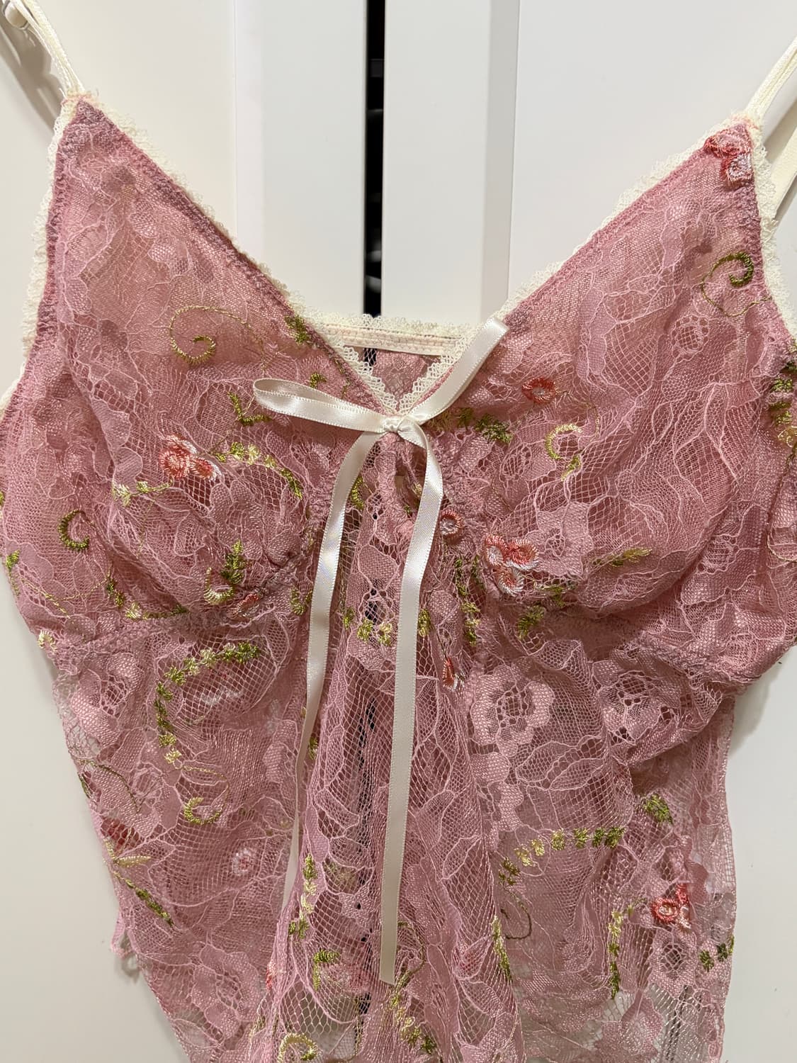 어반아웃피터스 핑크 레이스 탑  상품이미지3