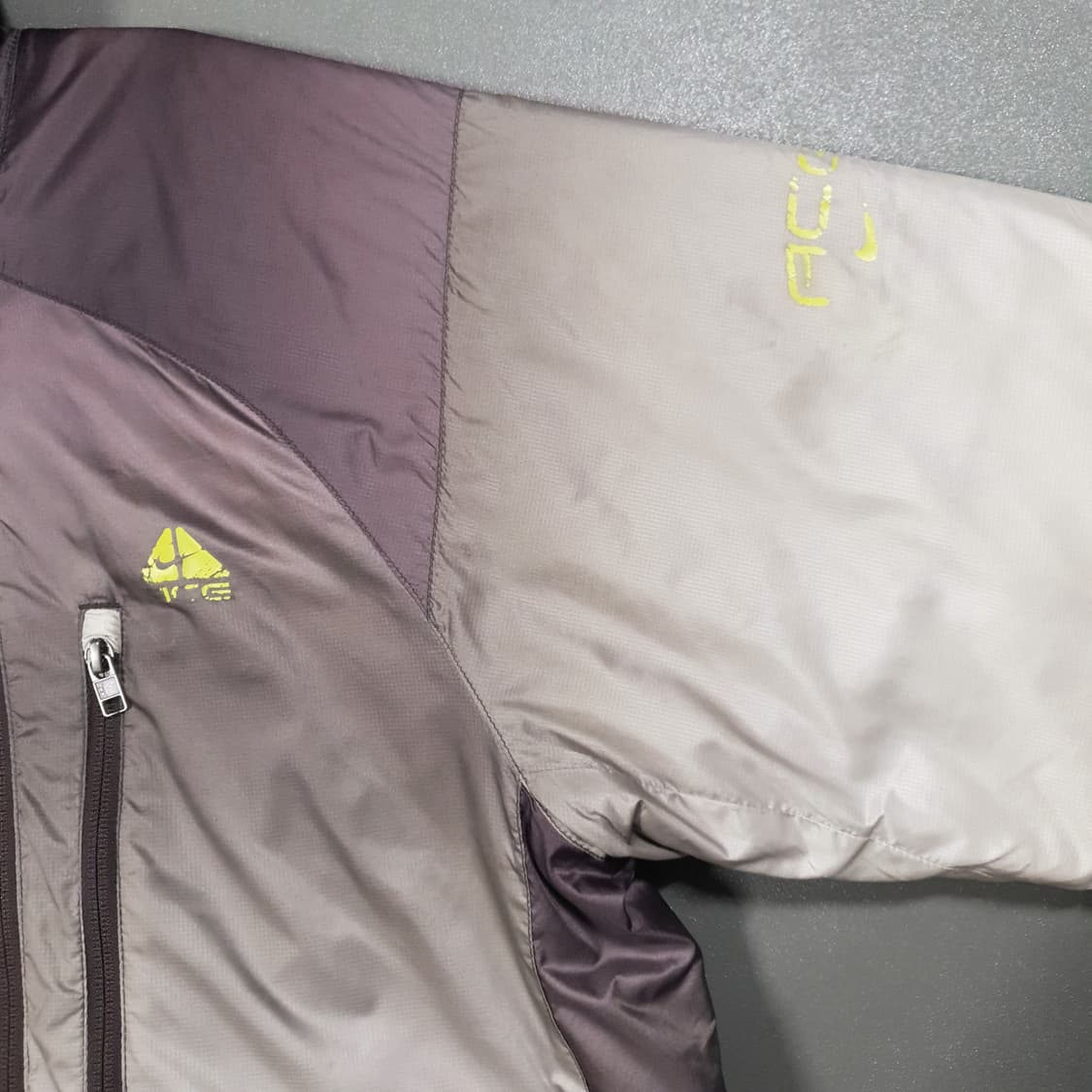 100) 나이키 ACG 어시메트릭 사선 지퍼 아카이브 패딩 자켓 상품이미지3