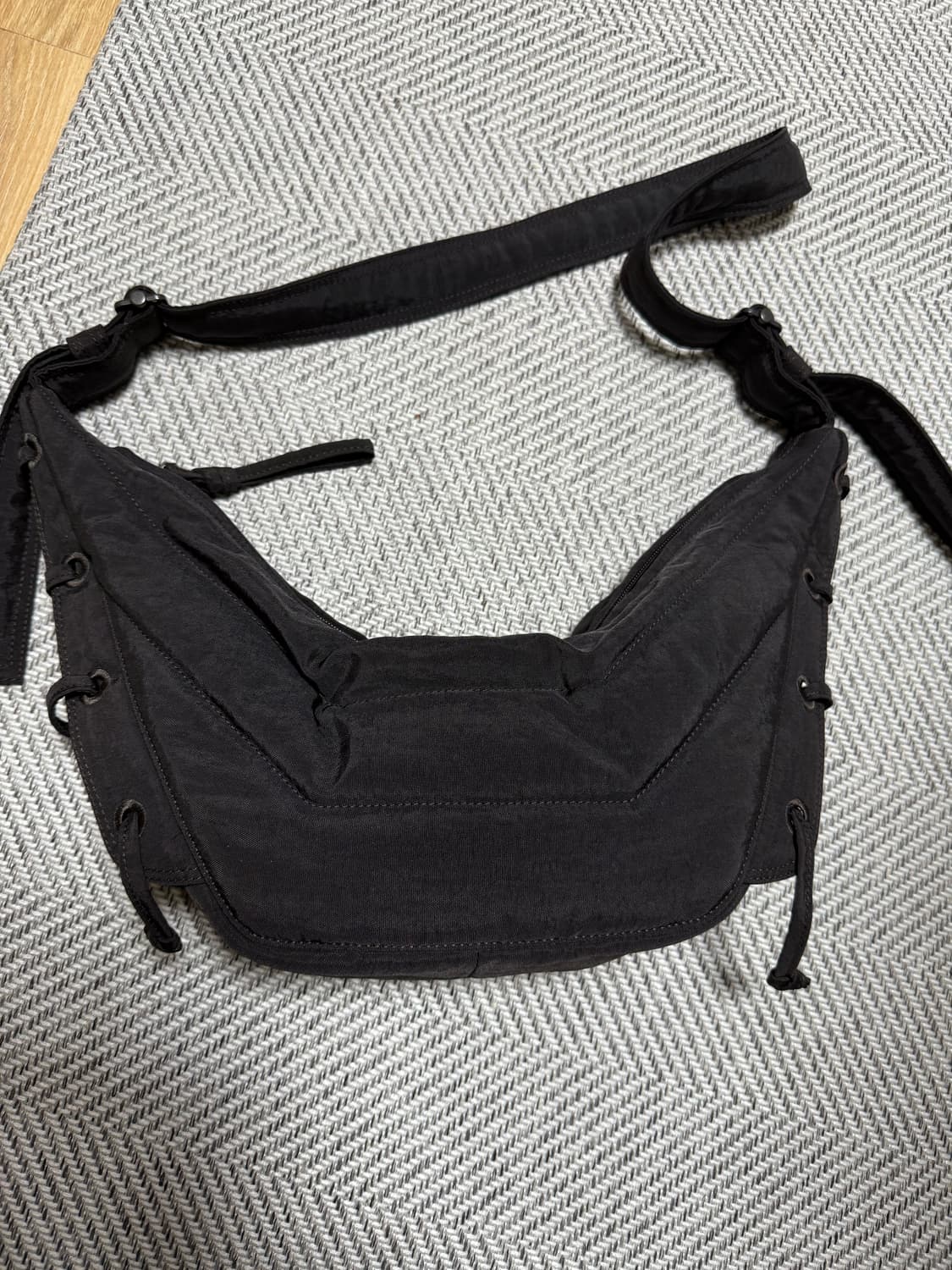 르메르 게임백 스몰 사이즈 다크초콜릿 판매합니다 상품이미지1