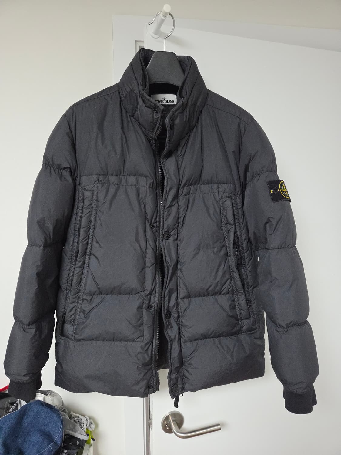 스톤아일랜드 크링클랩스 논후드 패딩 다크그레이 M 상품이미지1