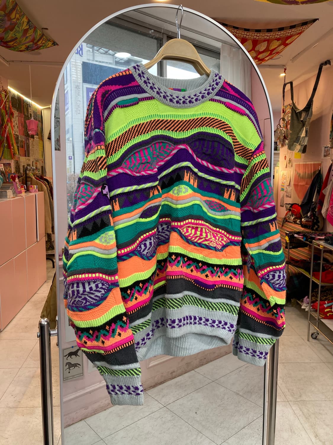 데상트 DESCENTE 빈티지 패턴 무지개 니트 상품이미지1