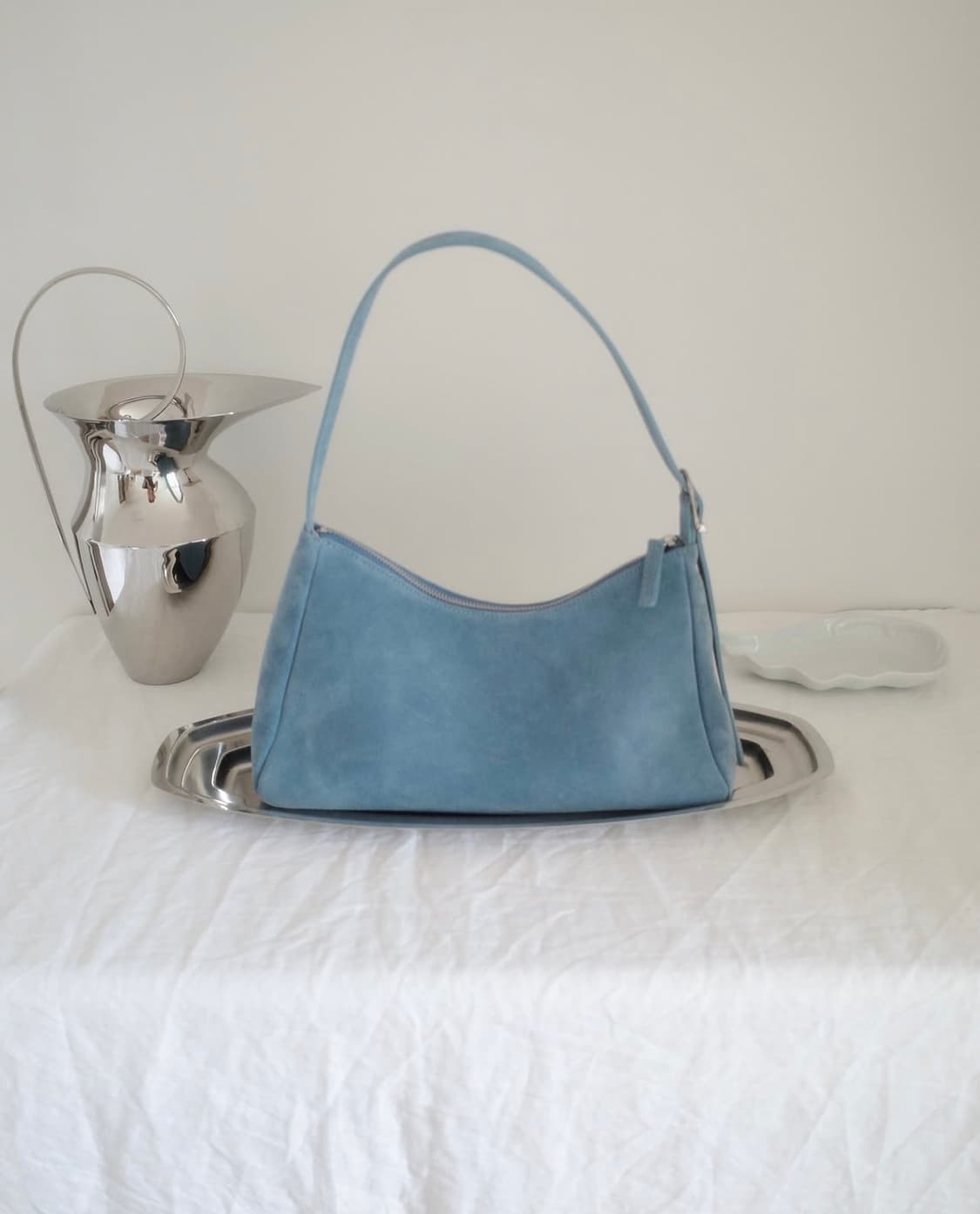 새상품) 르베인 리얼 스웨이드 노아 숄더백 (정가 248,000원)  상품이미지1