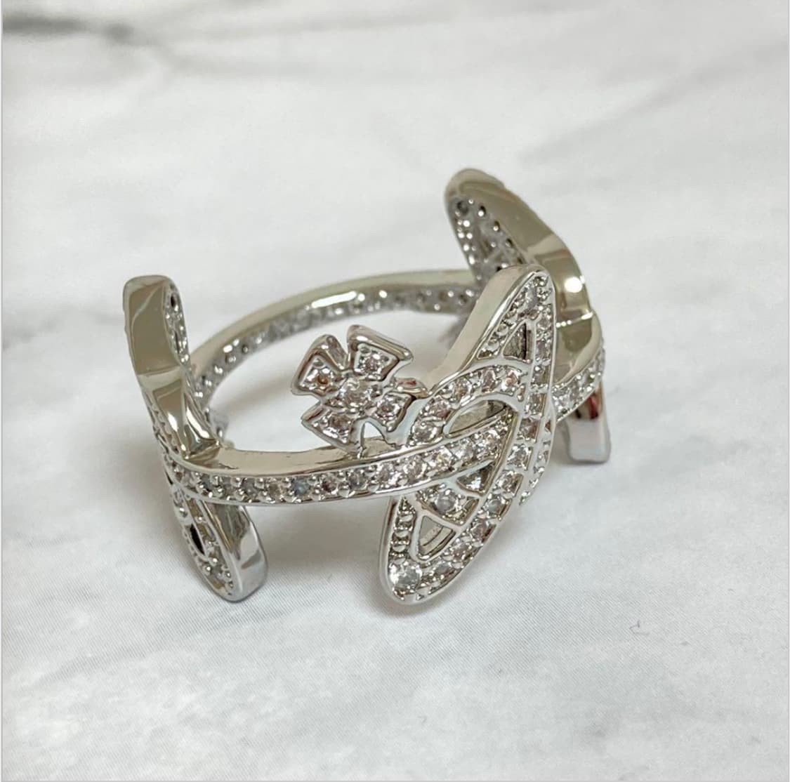 비비안웨스트우드 화이트크리스탈 실버 orb링 반지 상품이미지2