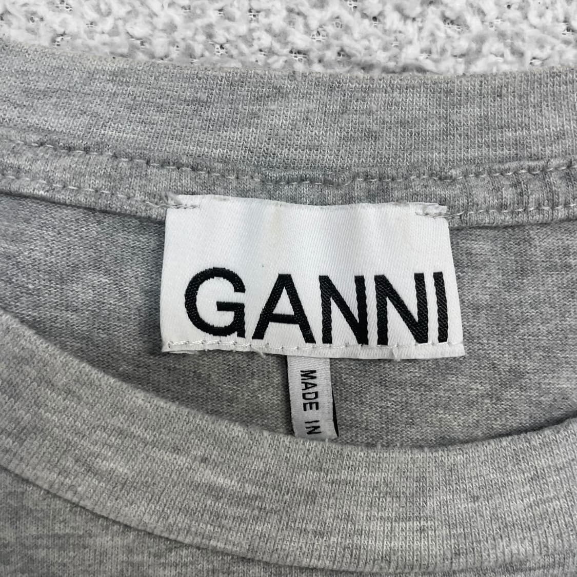 가니 Ganni 스마일리 반팔 티셔츠 그레이 상품이미지3