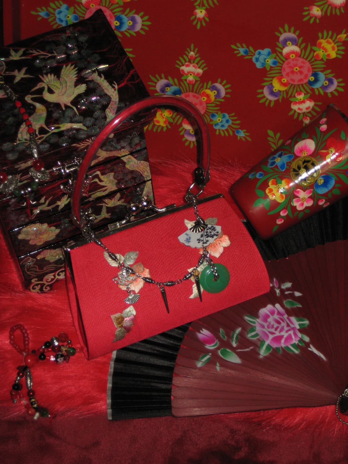 오리엔탈 레드 자수 도트 클러치백 체인메이드 상품이미지1