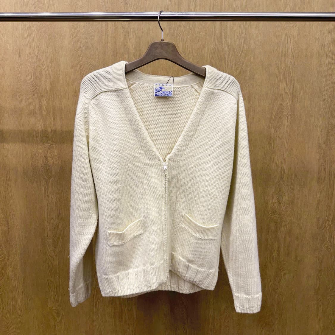 겐조 니트 가디건 브이넥 더블 포켓 지퍼 클로징 디테일 레귤러핏 아이보리 상품이미지2
