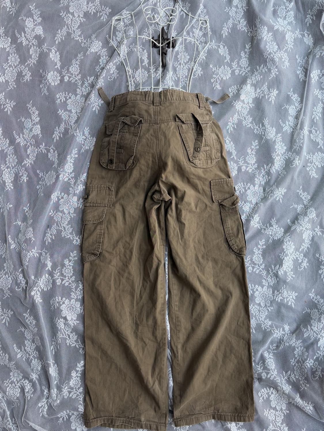 Beige Multi-Pocket Detail Cargo Pants 상품이미지4