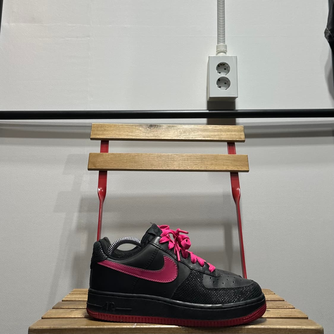 235) 나이키 운동화 여성 여자 신발 에어포스1 블랙/핑크 상품이미지1