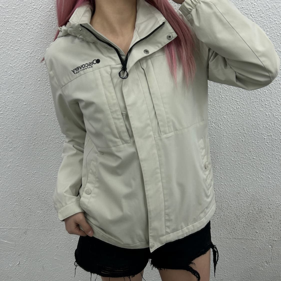 디스커버리 미니로고 아이보리 후드 바람막이 95 상품이미지1