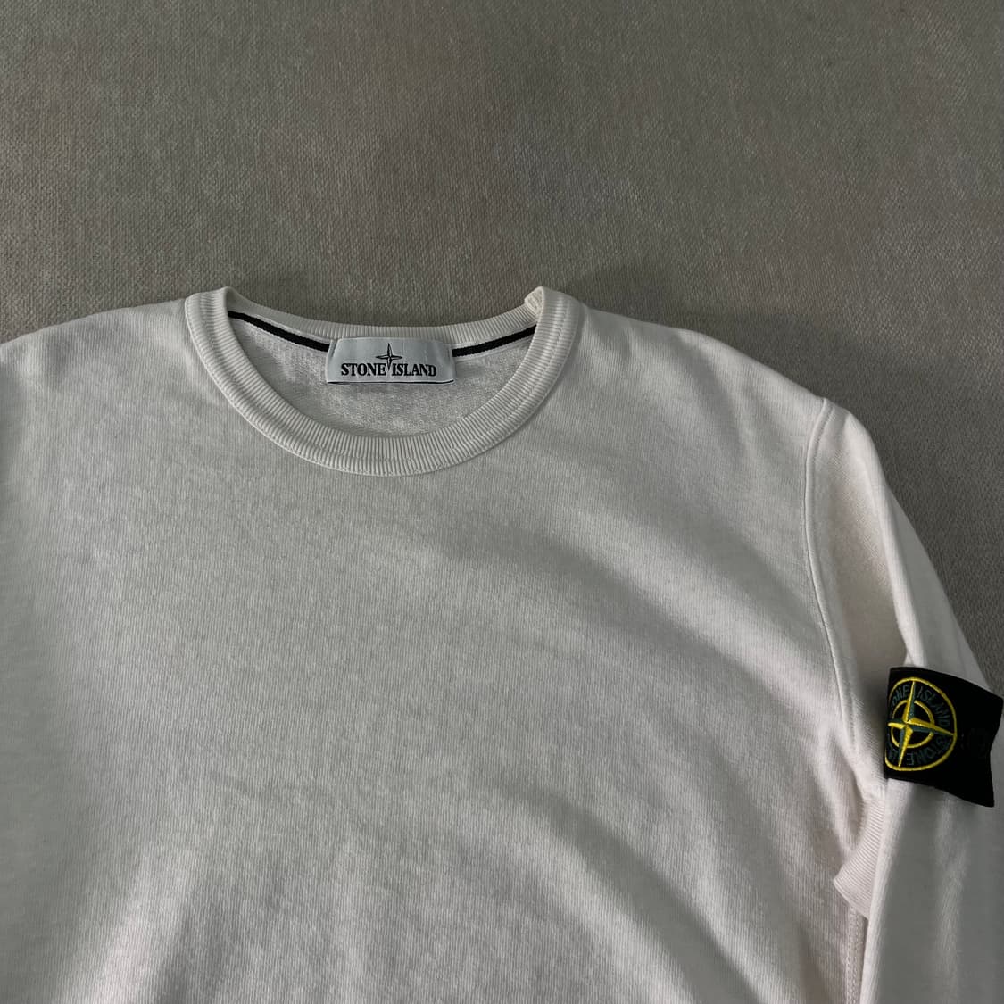 100 스톤아일랜드 20FW 화이트 맨투맨  상품이미지3