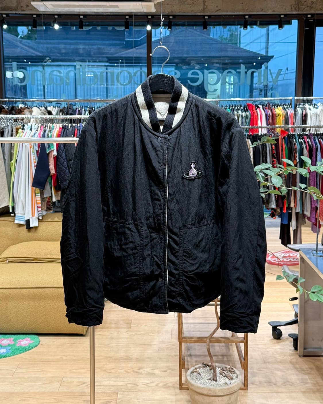 비비안웨스트우드 블랙 orb자수 리버시블 봄버 자켓  상품이미지1