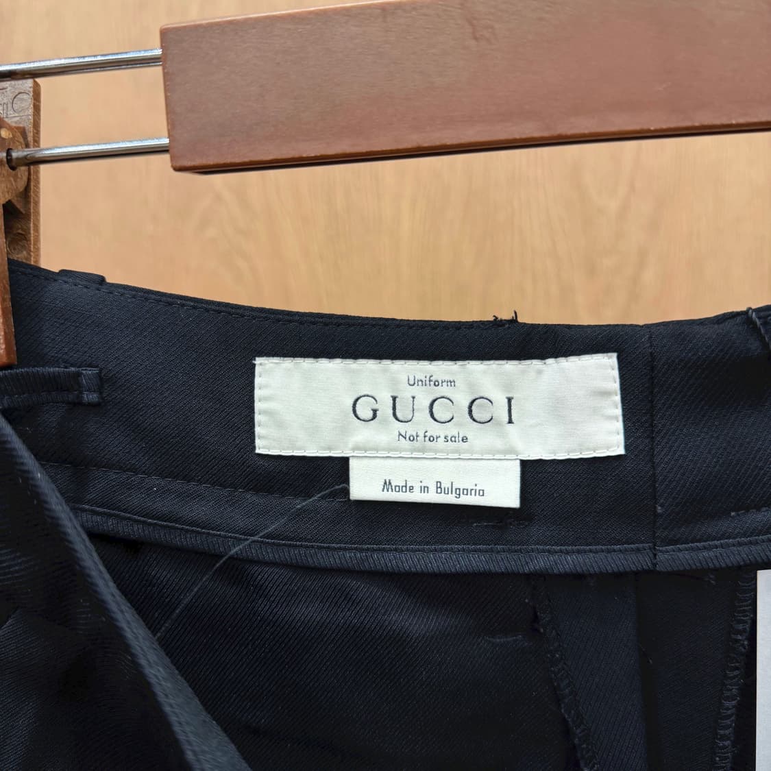 구찌 슬랙스 더블 버튼 지퍼 클로징 싱글 백포켓 디테일 스트레이트핏 블랙 상품이미지6