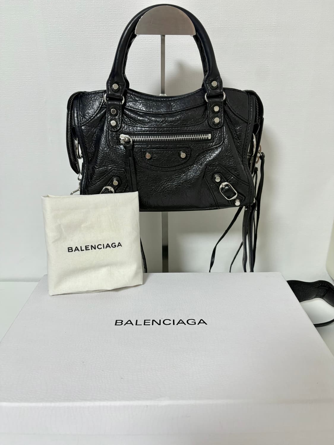 발렌시아가 모터백 미니 블랙 상품이미지9