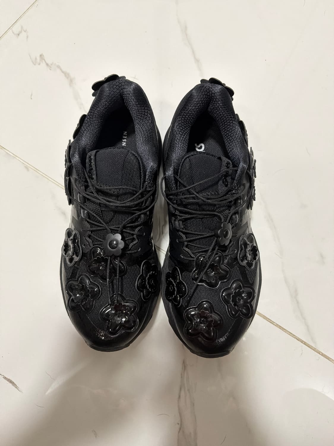 세실리에반센 x 아식스 젤 터레인 블랙 240 세실리아반센 cecilll 상품이미지3