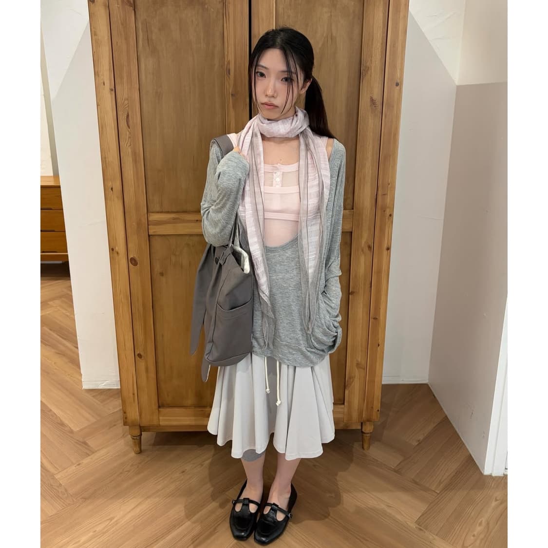 체메씨 루즈 딥 넥 롱슬리브 멜란지 그레이 티셔츠 상품이미지3