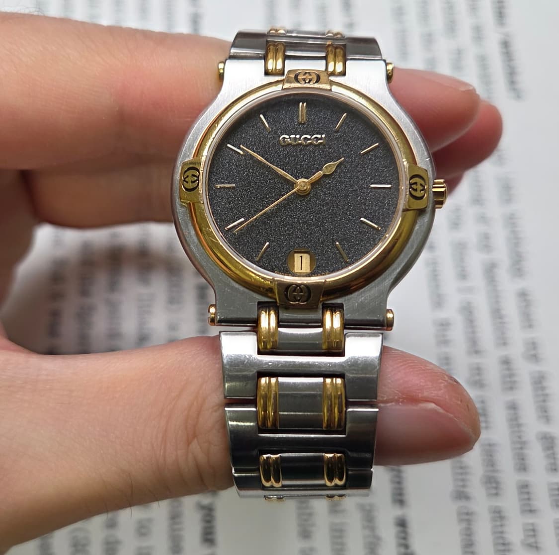 빈티지 구찌 클래식 9000M 스톤그레이 다이얼 콤비 쿼츠 남성용 브레이 상품이미지2