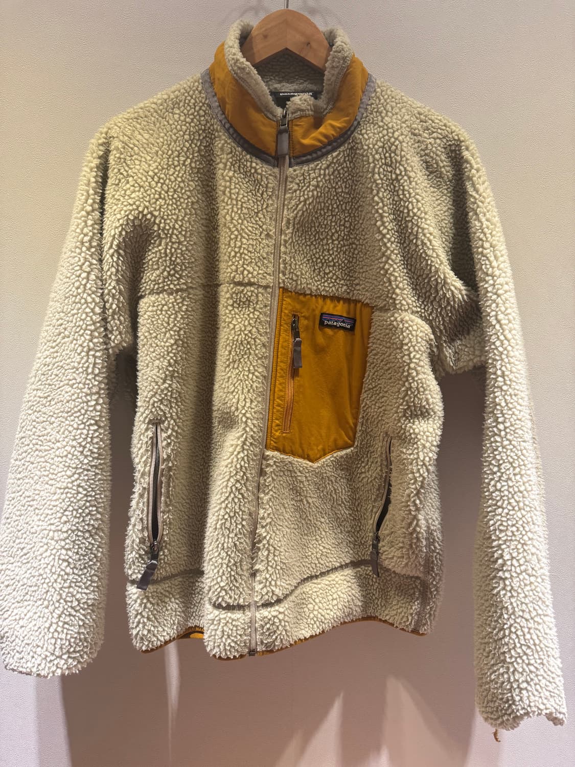 파타고니아 레트로 펠리컨 골드 상품이미지1