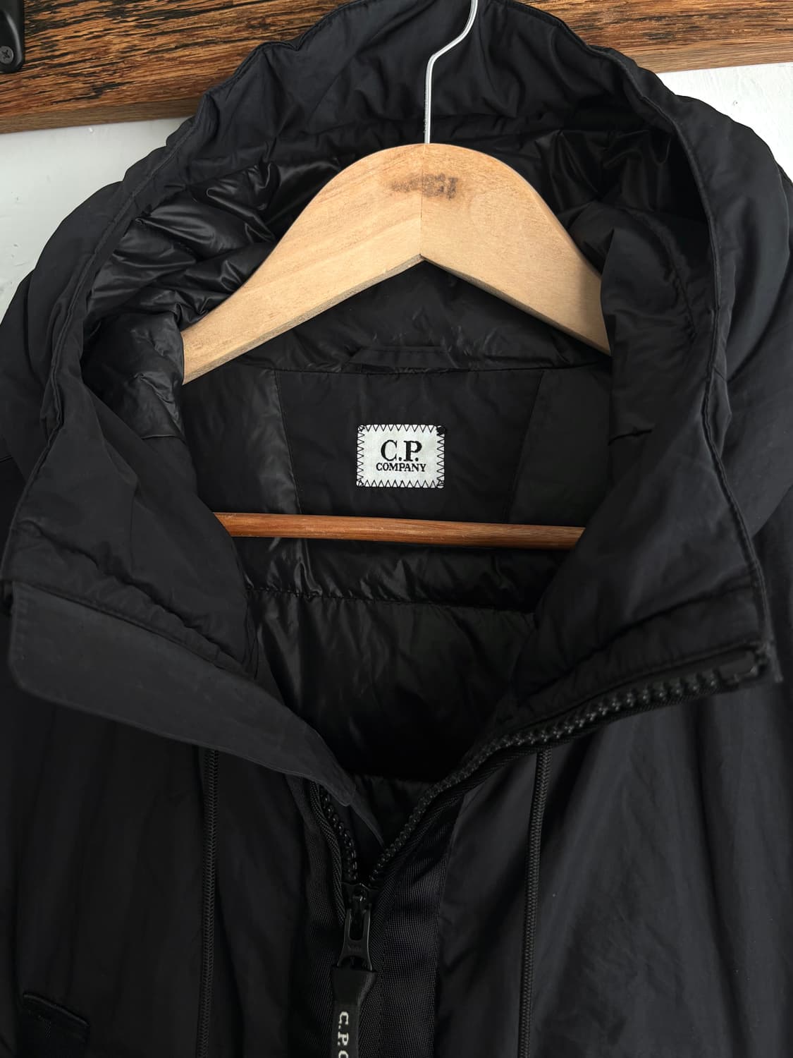 C.P. Company CP 컴퍼니 마이크로 M 렌즈 다운 패딩 상품이미지3