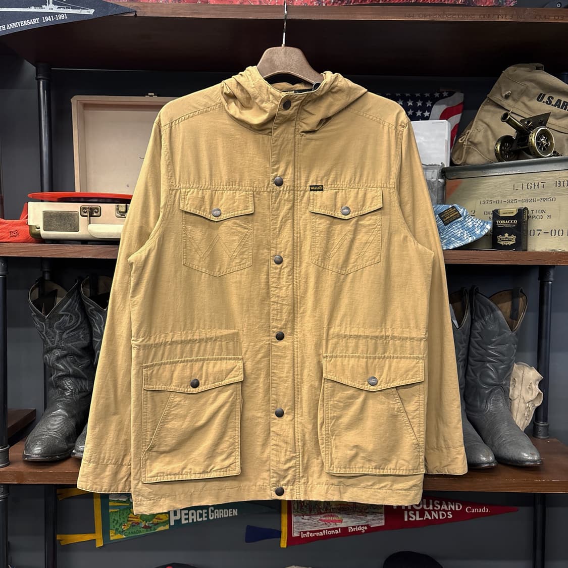 00s 랭글러 아우터웨어 시그니처W 멀티포켓 마운틴파카 N1088 상품이미지1