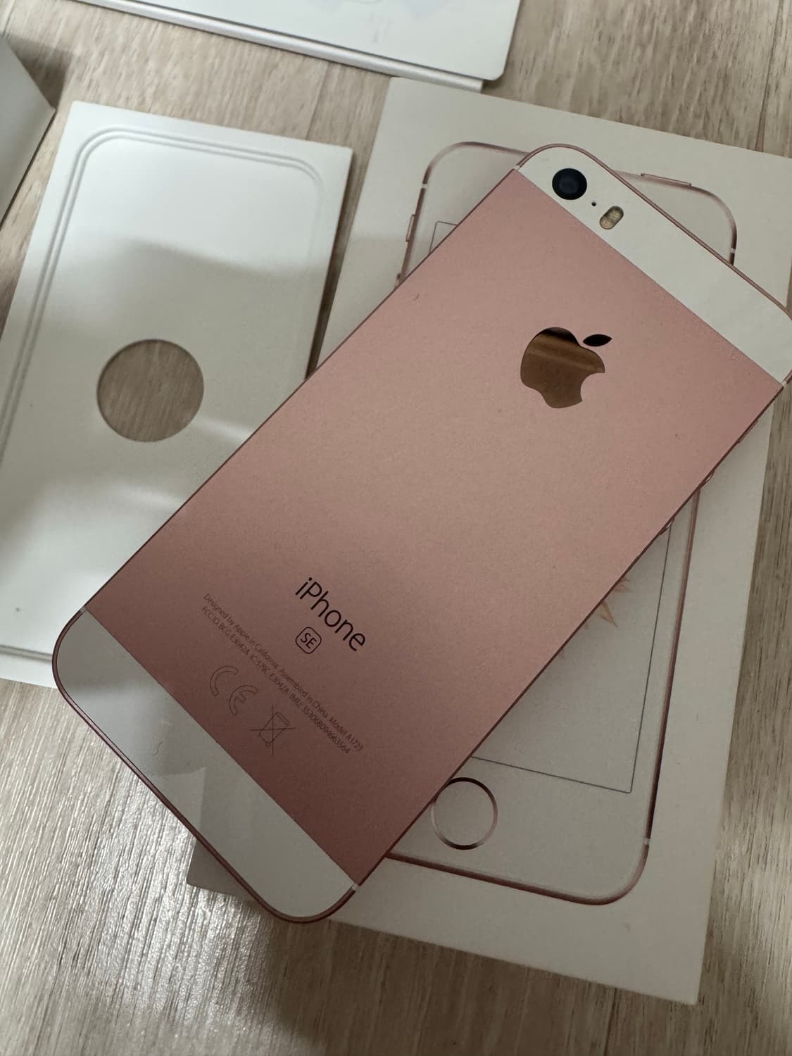 아이폰se1 로즈골드 128gb (all순정 + 배터리100%) 상품이미지4