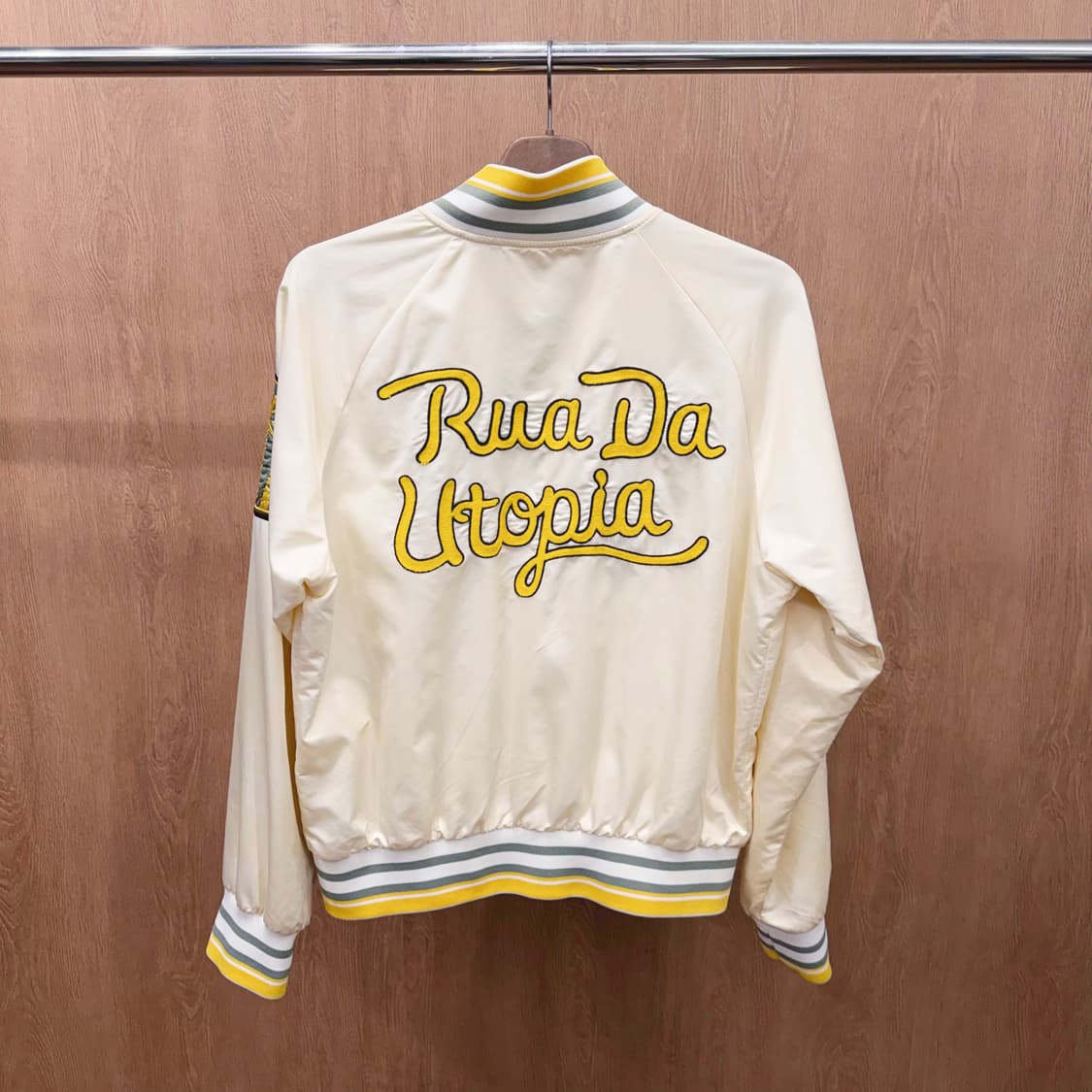 디젤 바시티 봄버 자켓 팜트리 패치 로고 자수 밑단 소매 디테일 옐로우 상품이미지3