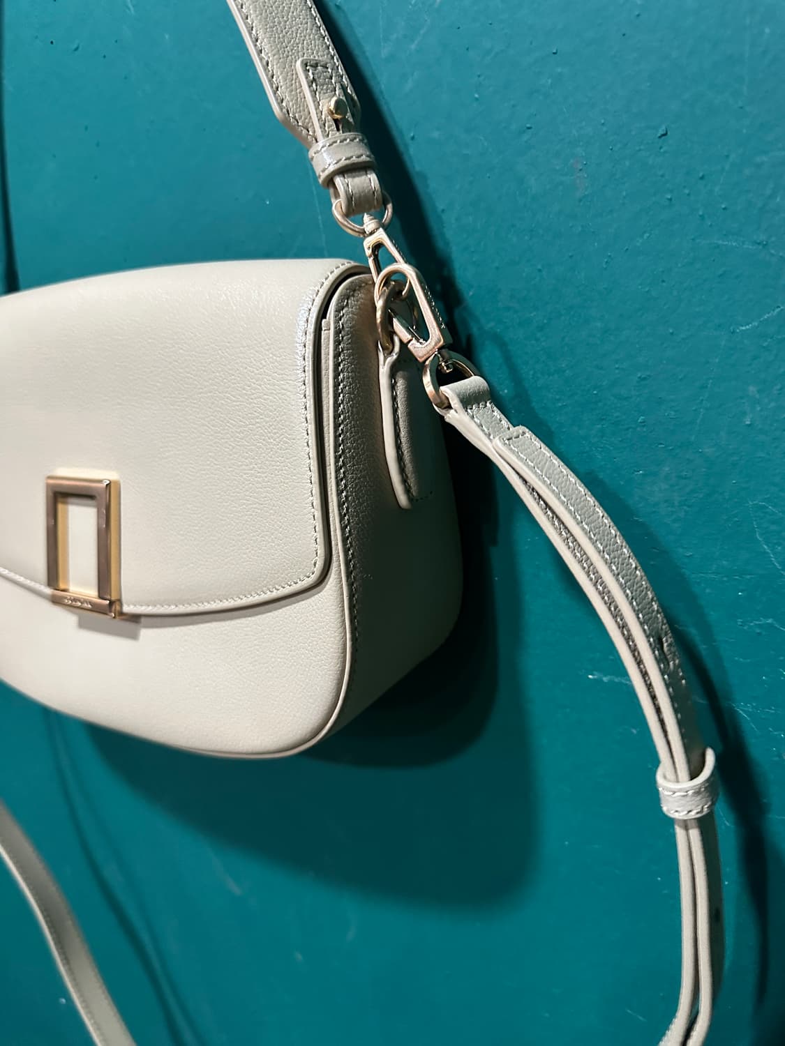 쿠론 가죽크로스백 아이보리 상품이미지7