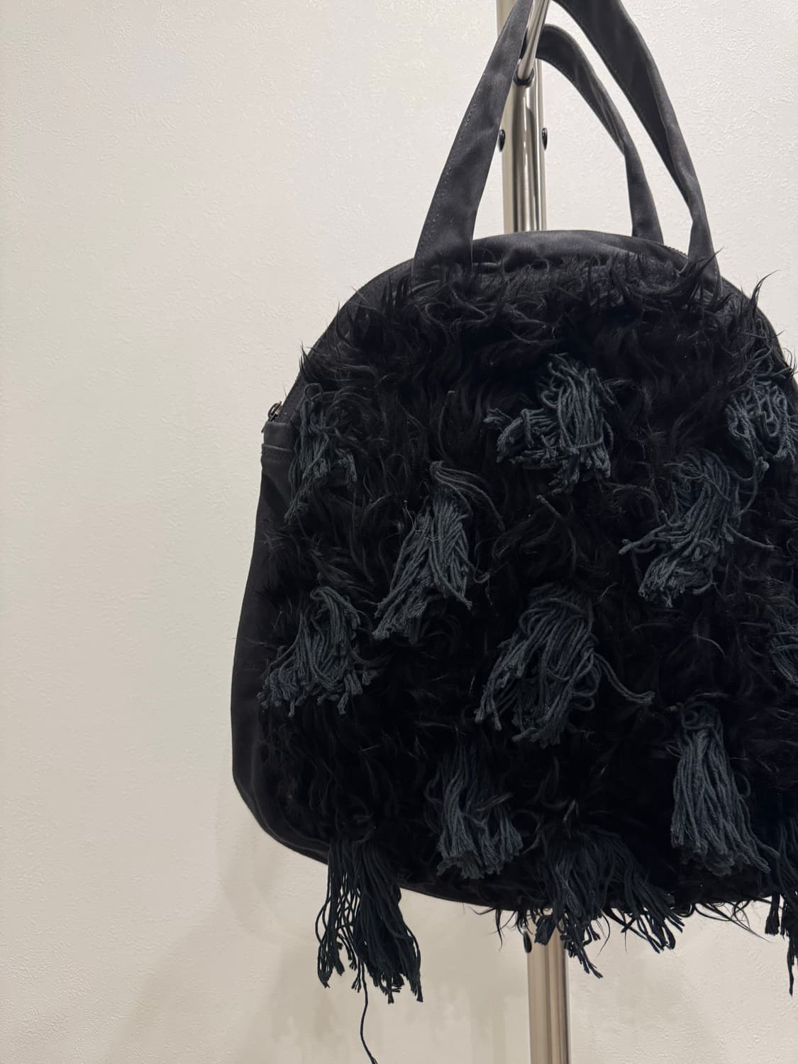 크리스토퍼 네메스 헤어리 도트 토트백 (블랙 Ver) 상품이미지3