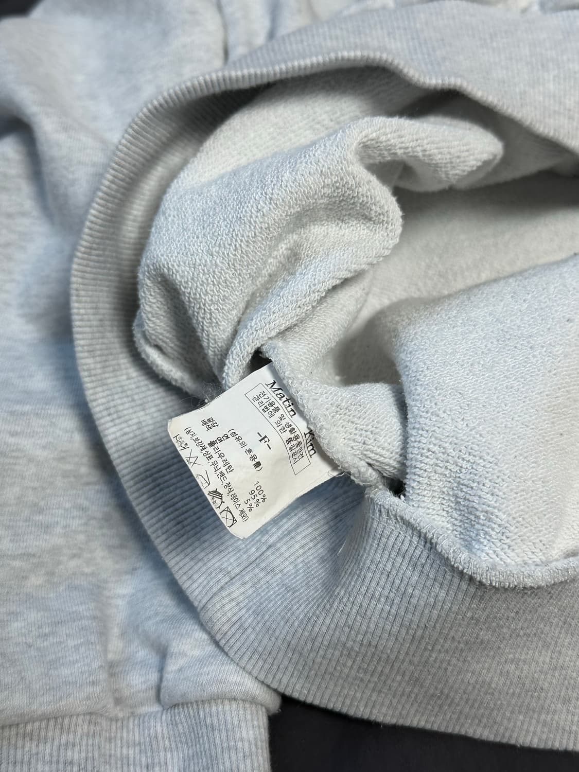 마뗑킴 에센셜 원형 로고  맨투맨 상품이미지7