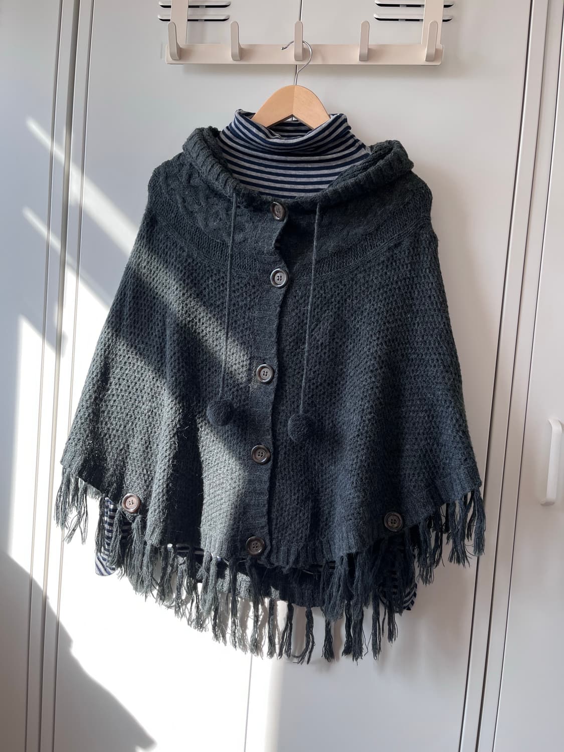 사와코 폼폼 망토 후드 케이프 니트 가디건  상품이미지4