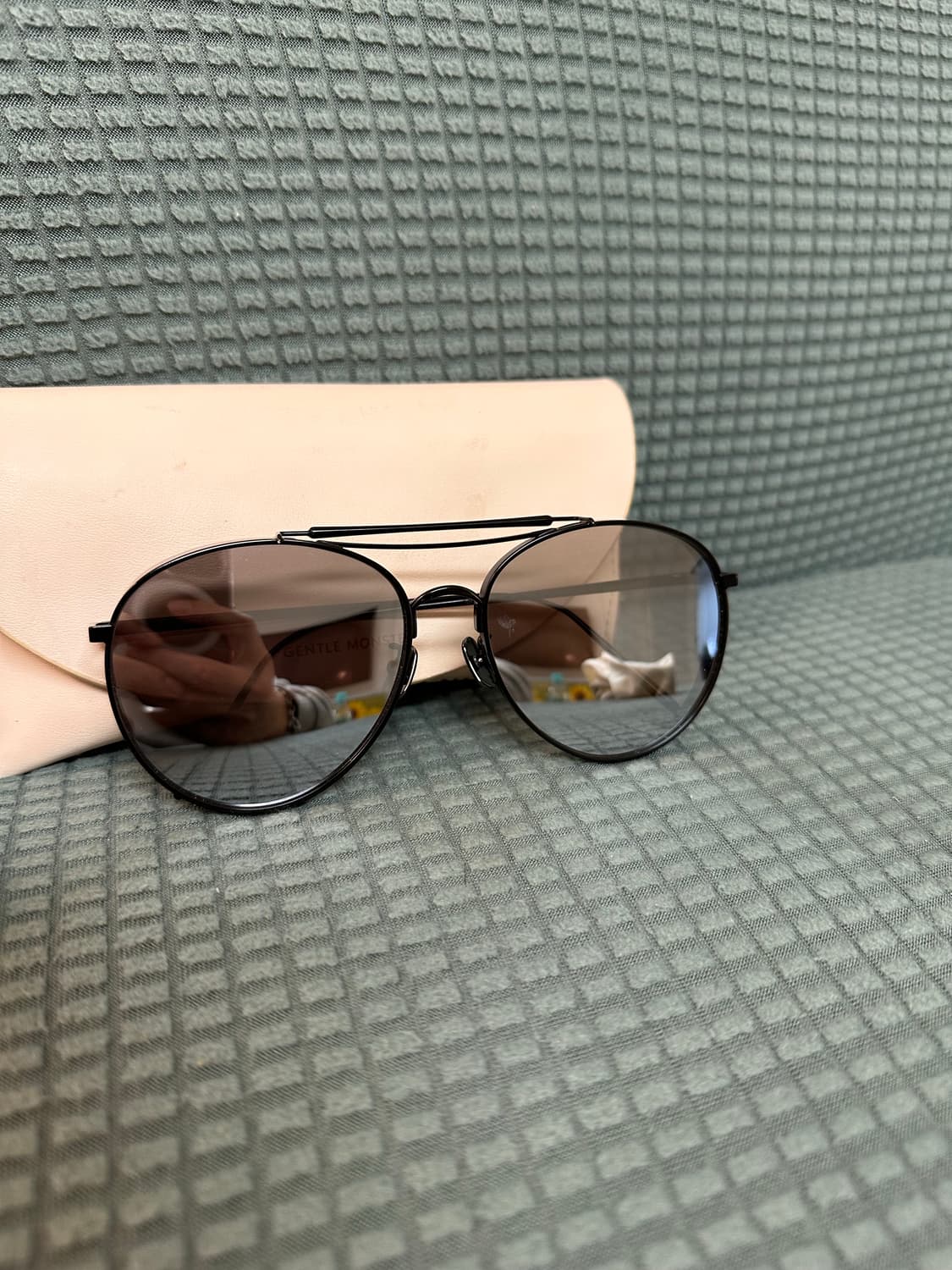 젠틀몬스터 티타늄썬글라스 상품이미지3