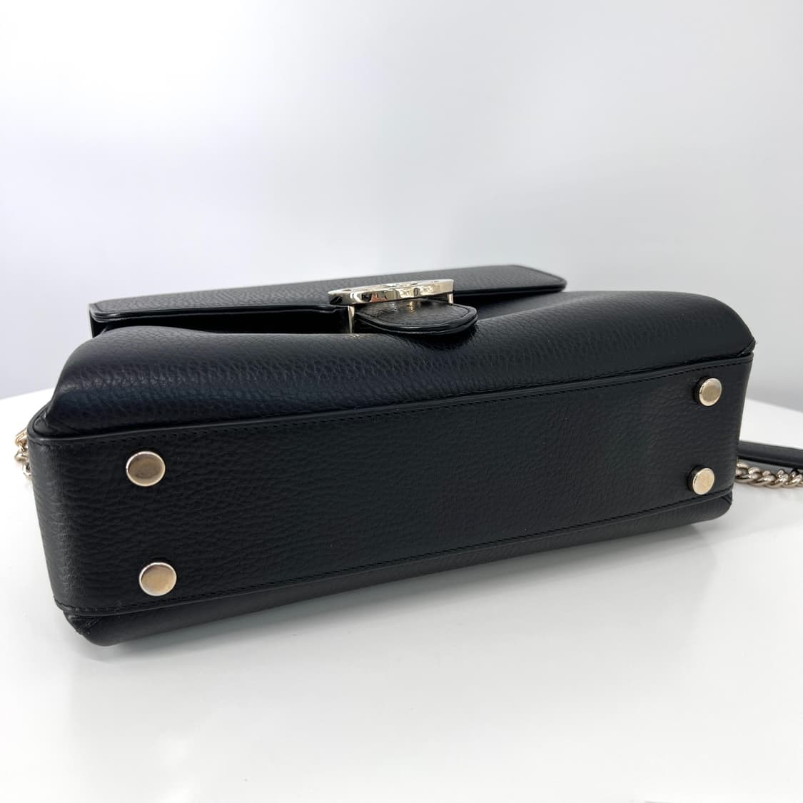 구찌 GG 인터로킹 탑핸들 체인 숄더백 블랙 (510302) 상품이미지8