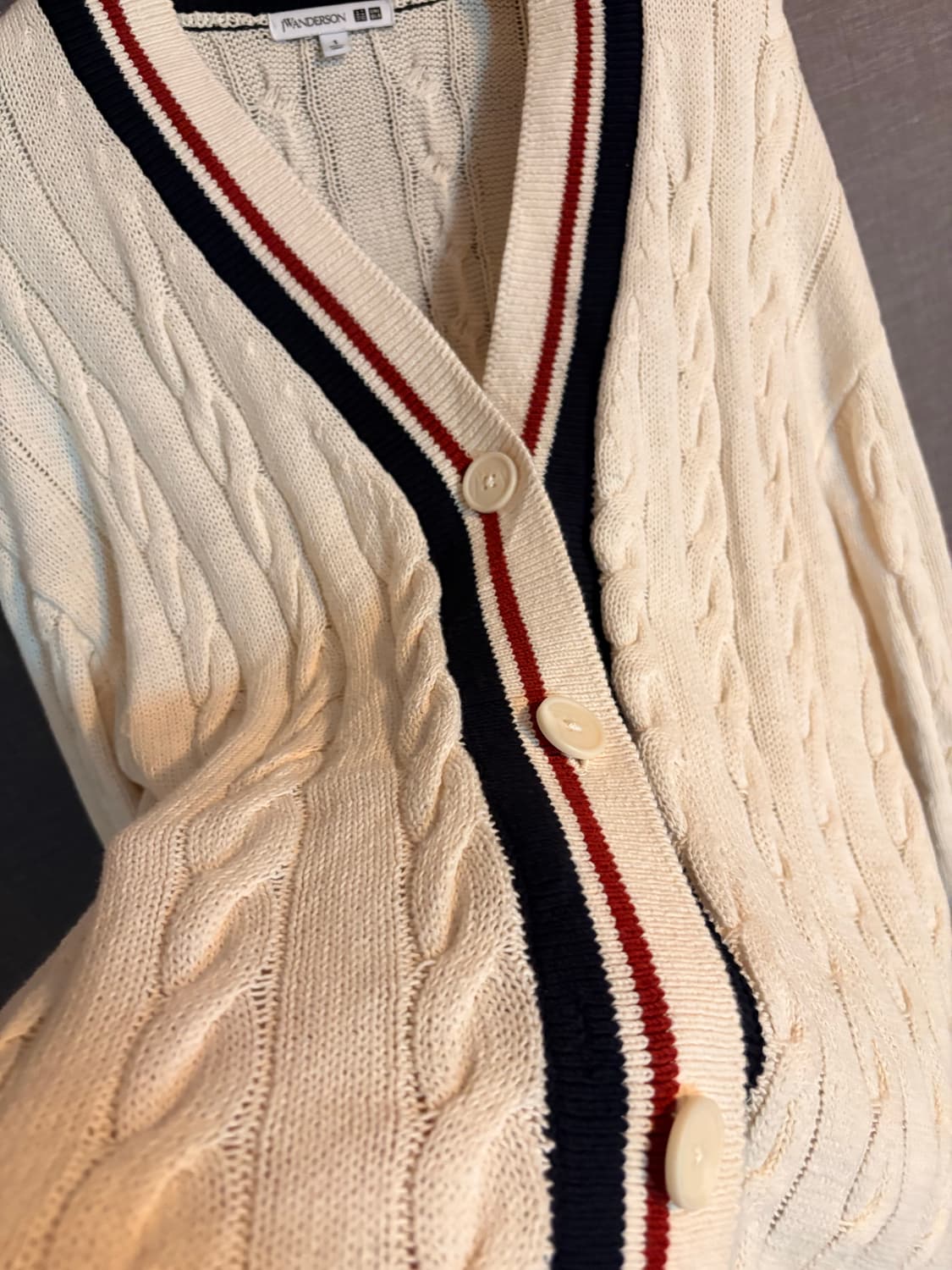 JW Anderson x UNIQLO 아이보리 꽈배기 가디건 상품이미지3