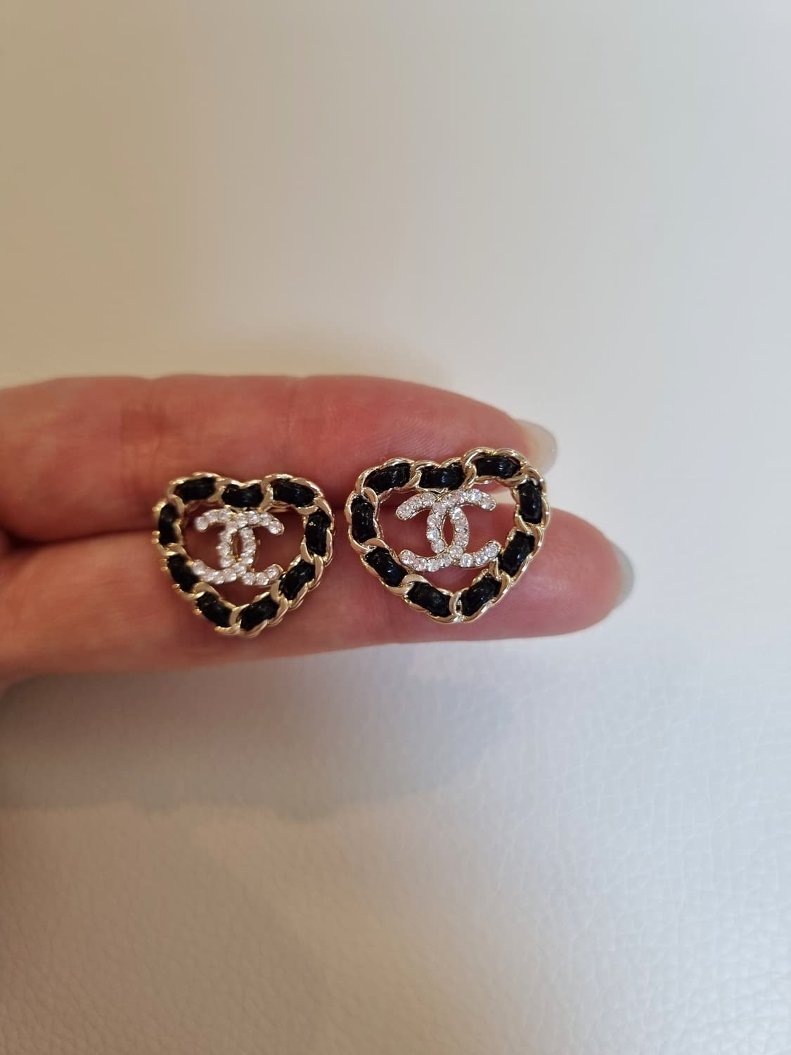 샤넬 가죽체인하트 CC로고 귀걸이 업사이클링 상품이미지3