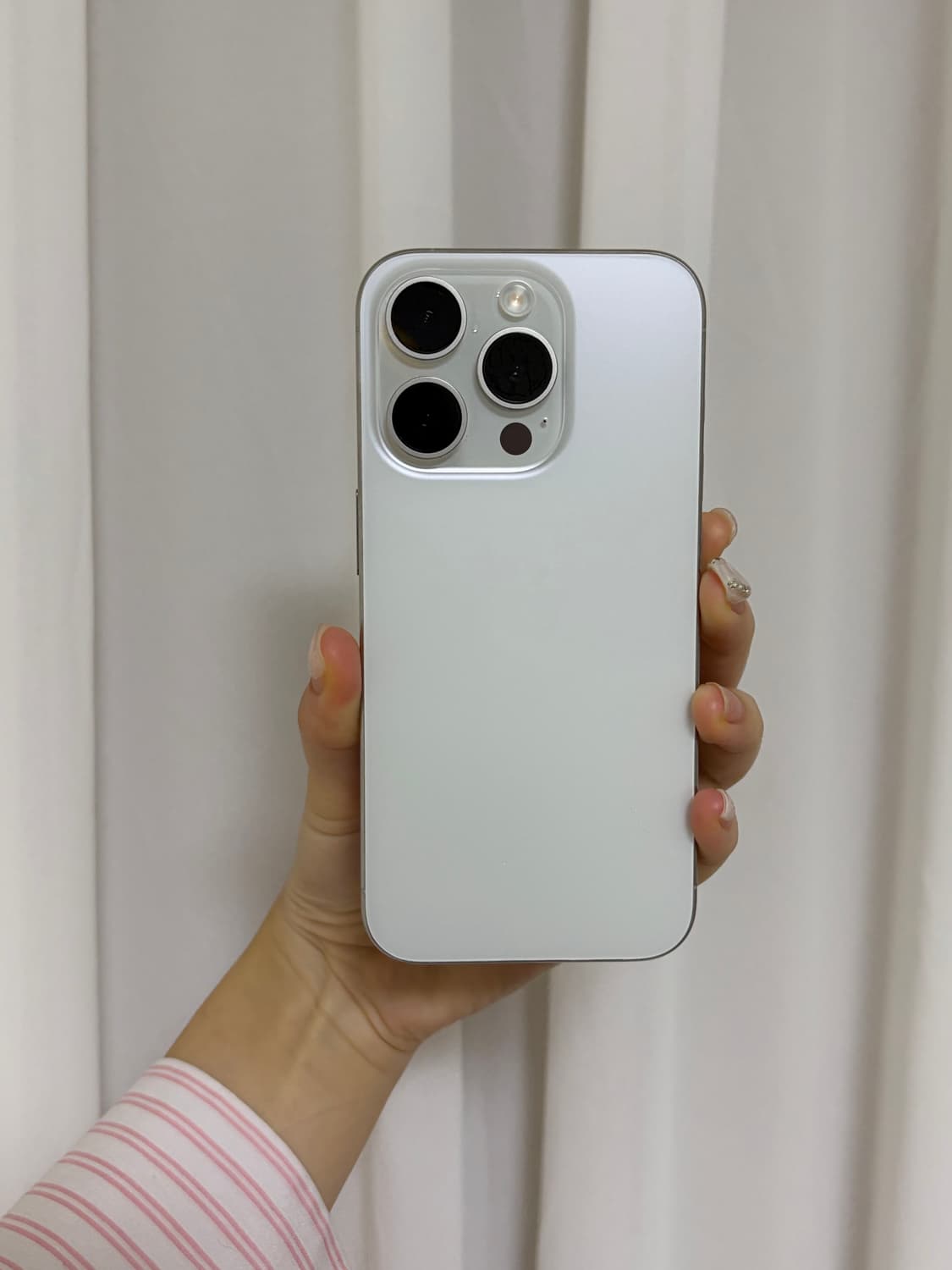 아이폰15pro 화이트티타늄 256gb 상품이미지2
