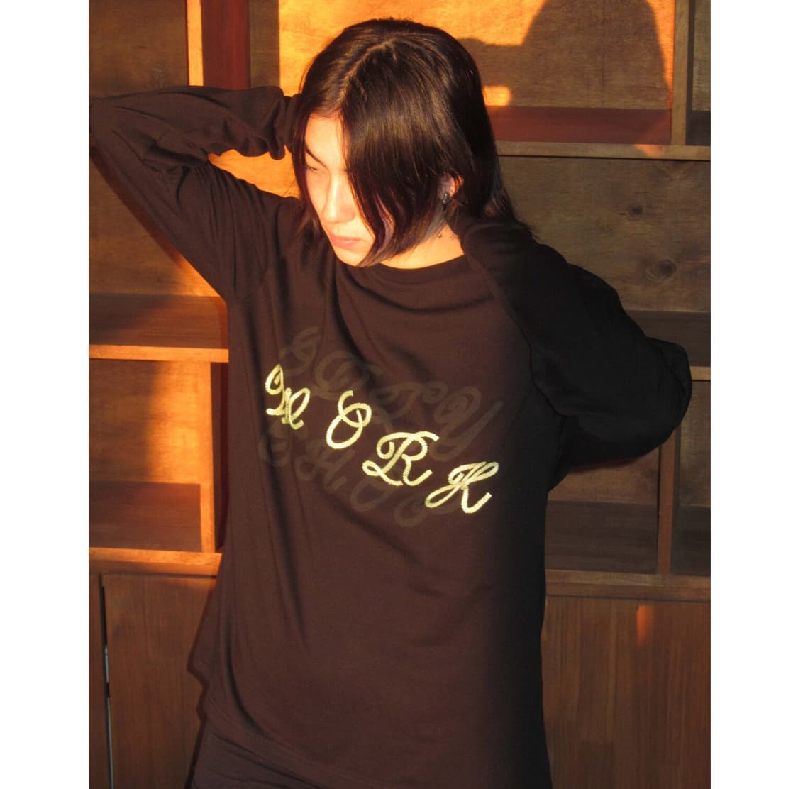 오들리워크샵 hermit cursive tee 롱슬리브 티 상품이미지4