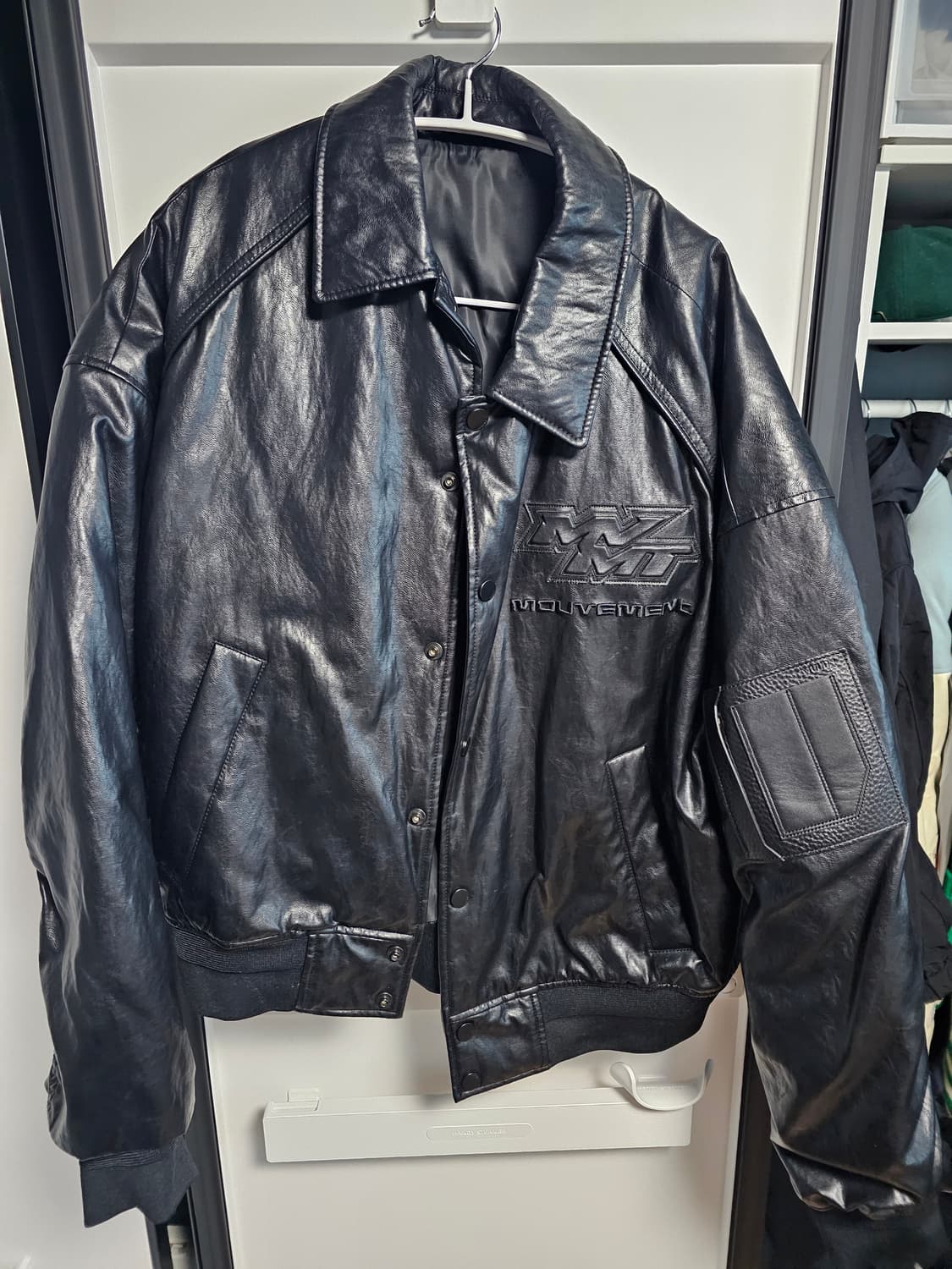 준지 페이크 레더 바시티 46 상품이미지1