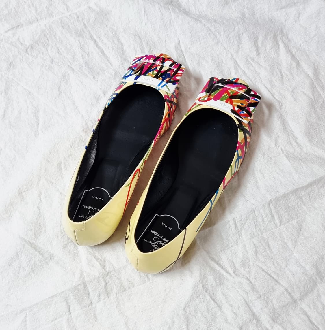 로저비비에 페이던트 레더 그래피티 프린트 한정판 고메틴 플랫슈즈 (37) 상품이미지3