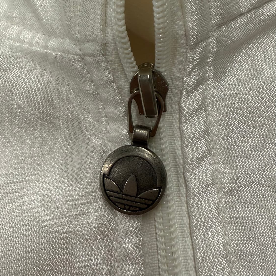 아디다스 올드스쿨 화이트 바람막이  상품이미지7