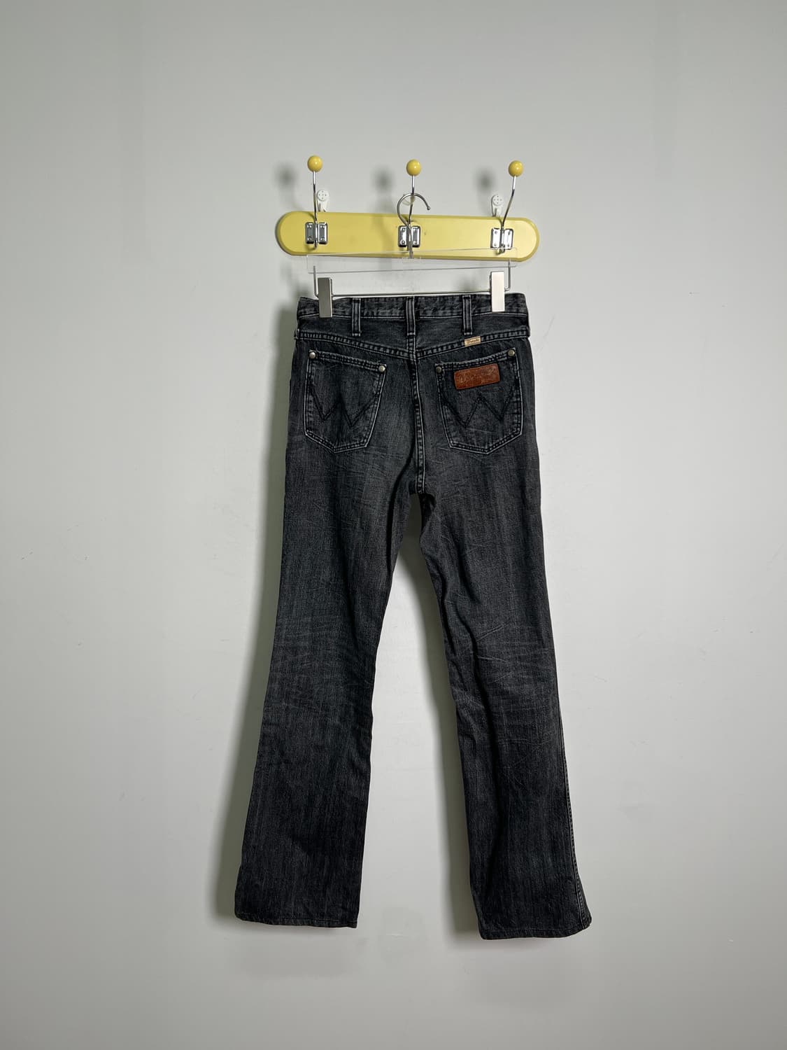 랭글러 빈티지 블랙 워싱 부츠컷 데님 팬츠 상품이미지2