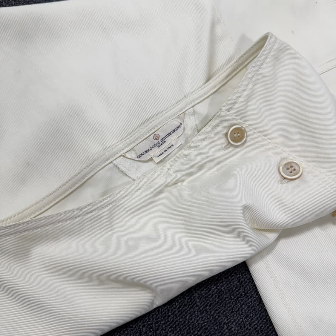 골든구스 비대칭 사선버튼 와일드 큐롯팬츠 상품이미지6