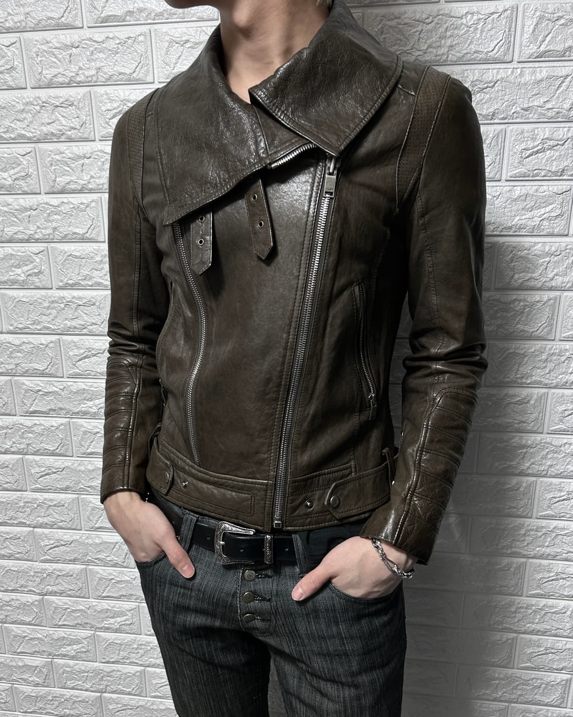 Maje 램스킨 사선 버클 하이넥 자켓 상품이미지1