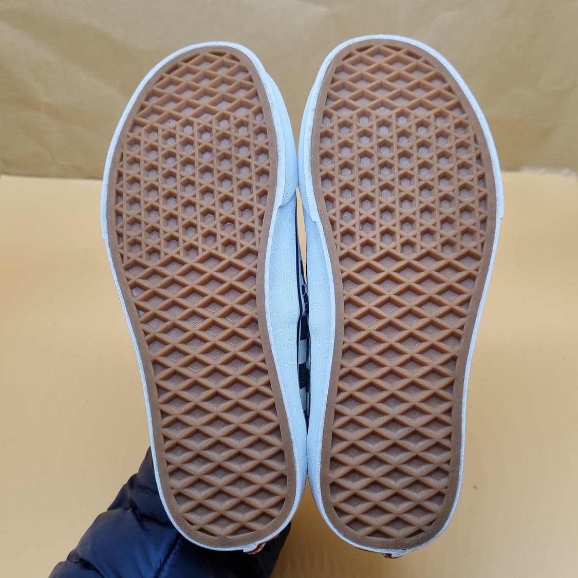 반스 클래식 체커보드 여성스니커즈235. 상품이미지3