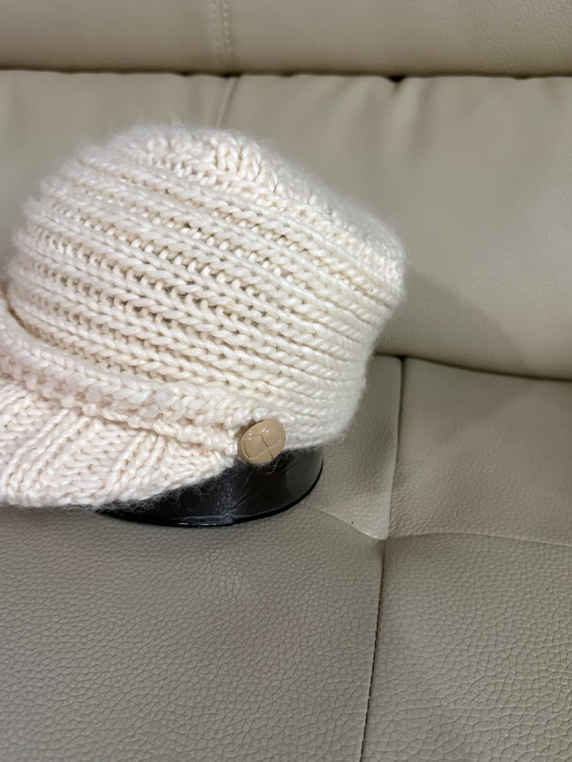 Pocket girl button point knit cap 상품이미지3