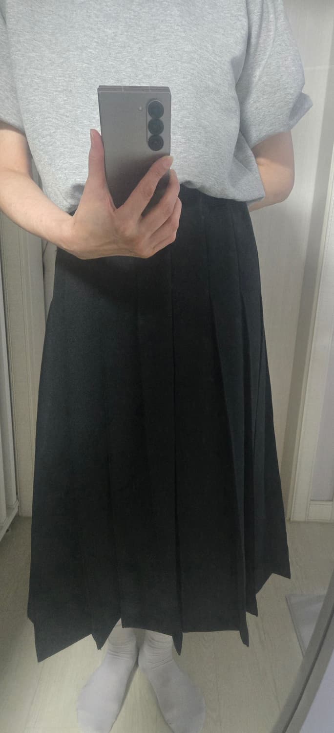 꼼데가르송 폴리 져지소재 플리츠스커트 스몰 2025ss 상품이미지6