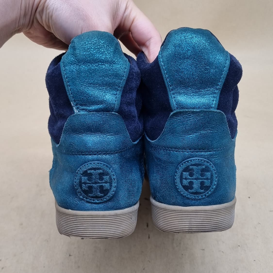 토리버치 스웨이드 여성 미드 250 상품이미지4