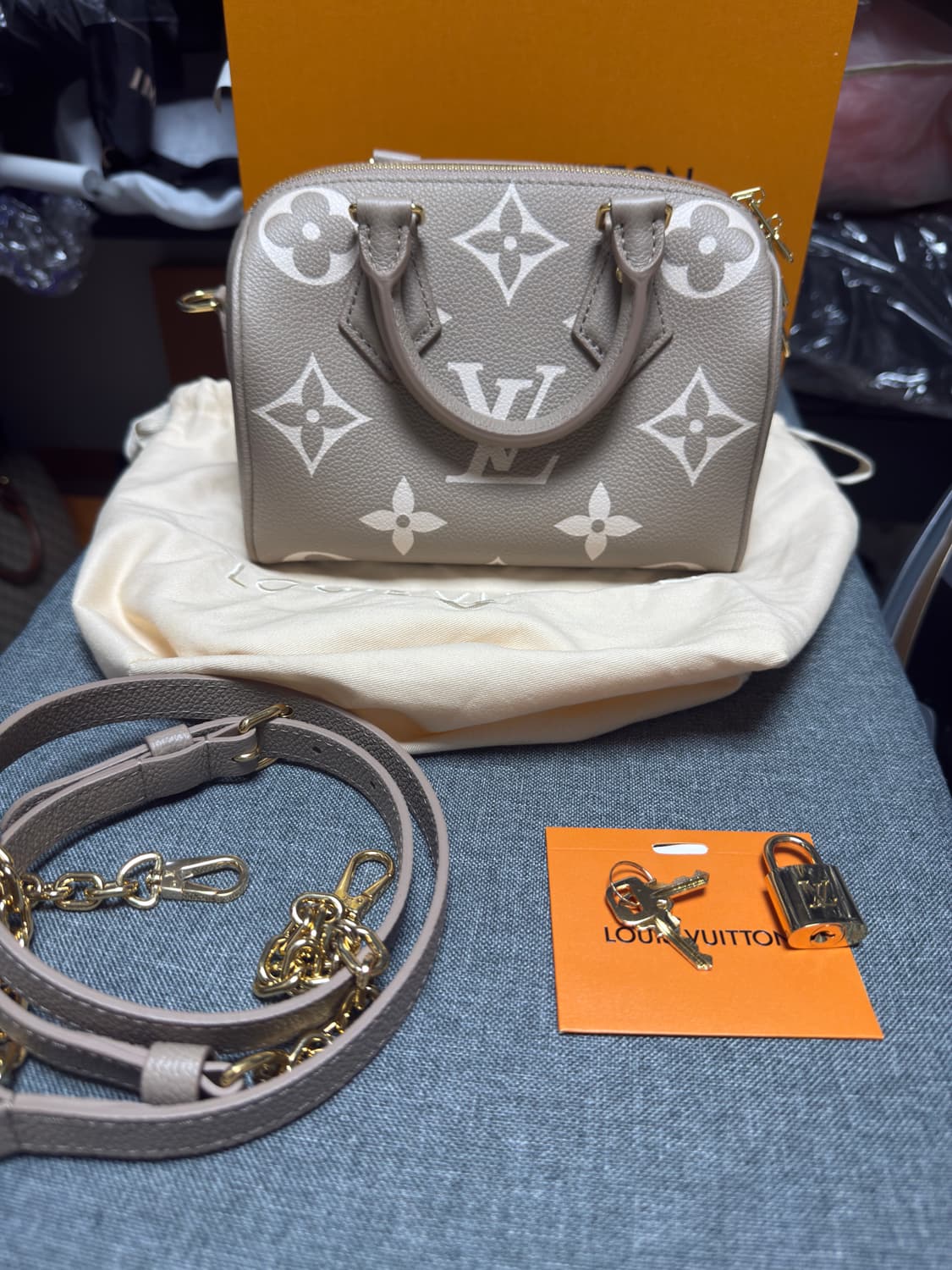 (새상품급)루이비통 스피디 반둘리에 20 내장칩 상품이미지1