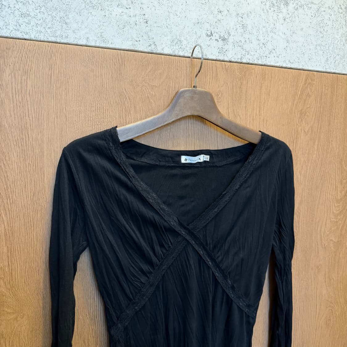 빈티지 롱슬리브 티셔츠 레이스 트리밍 디테일 슬림핏 블랙 상품이미지3