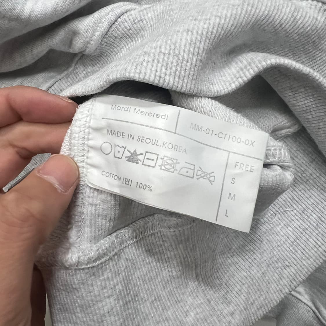 마르디 메크르디 플라워 자수 맨투맨 FREE 상품이미지4