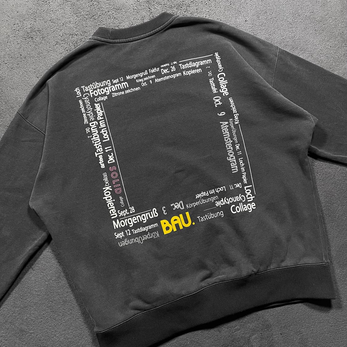 솔리드옴므 20FW 그레이 맨투맨 상품이미지1